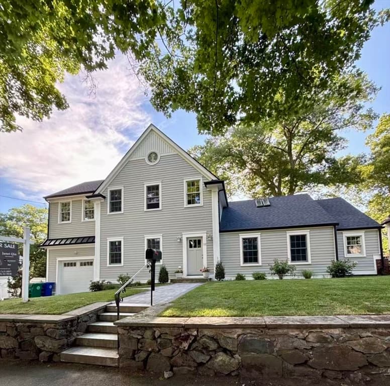 Casa Unifamiliar de 4 quartos em 32 Hickory Cliff Rd, Newton