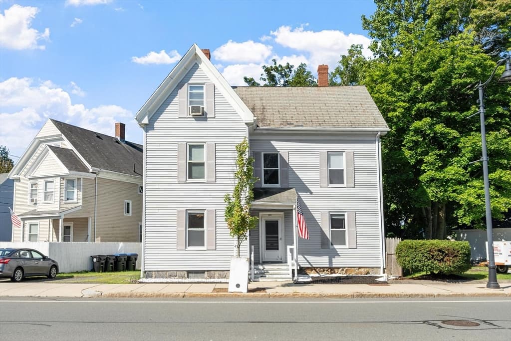 Condomínio de 2 quartos em 372 Cabot St # 1, Beverly