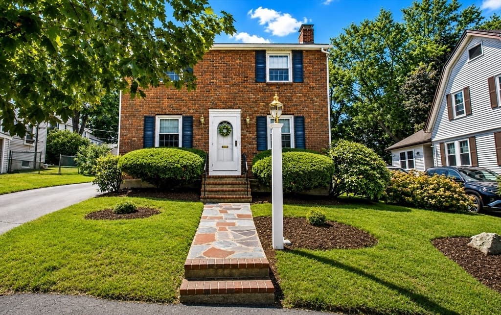 Casa Unifamiliar de 3 quartos em 37 Nahanton Ave, Milton