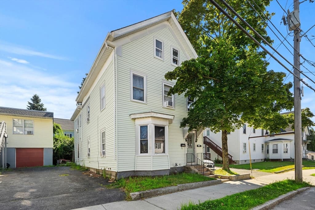 Multifamiliar de 6 quartos em 186 Washington Street, Gloucester
