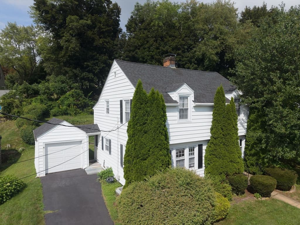 Casa Unifamiliar de 3 quartos em 25 Westwood Pkwy, Southbridge
