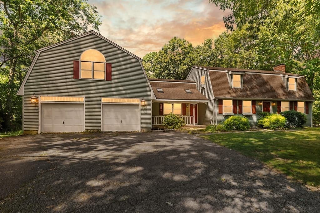 Casa Unifamiliar de 3 quartos em 42 Summer St, Foxboro